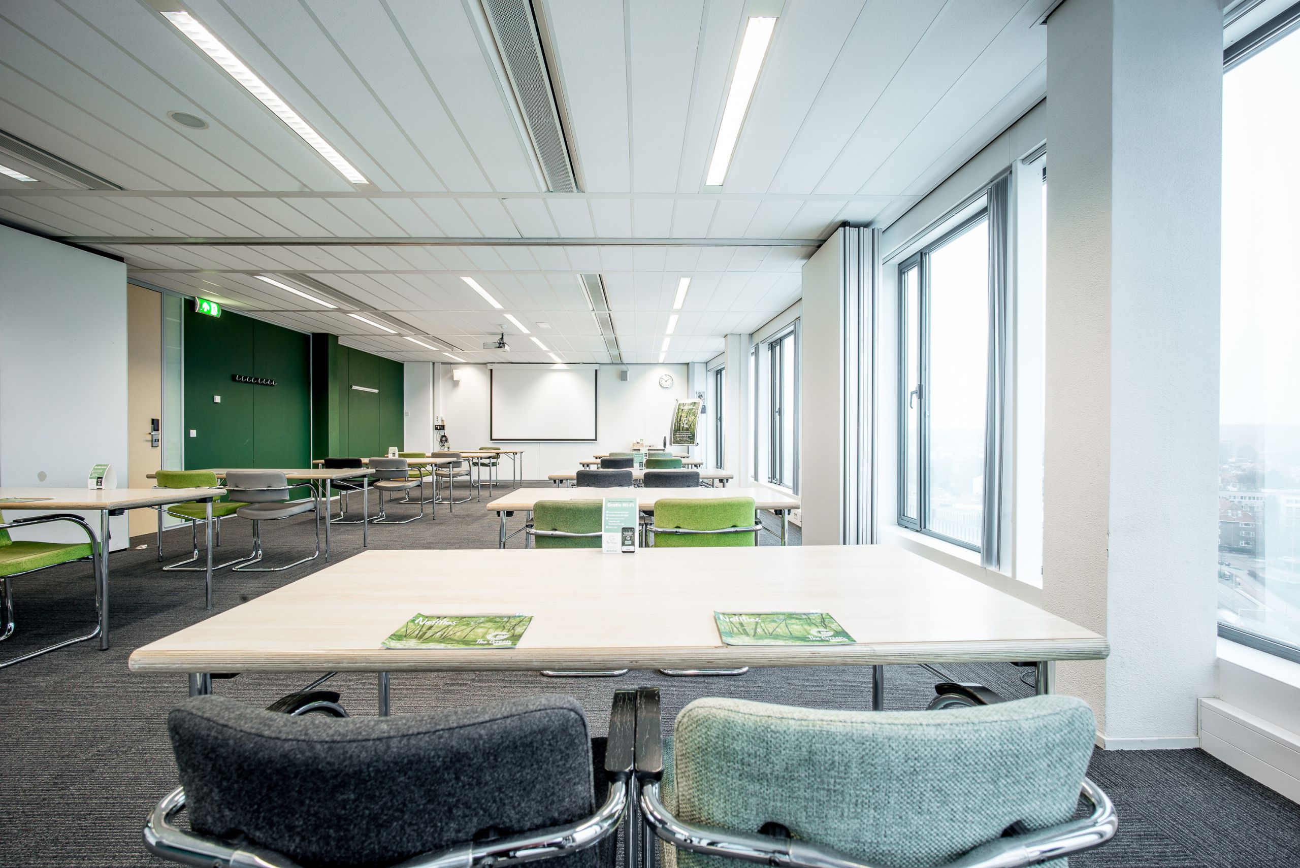 Vergaderzaal Zypendaal Vergaderzaal Zypendaal in schoolopstelling